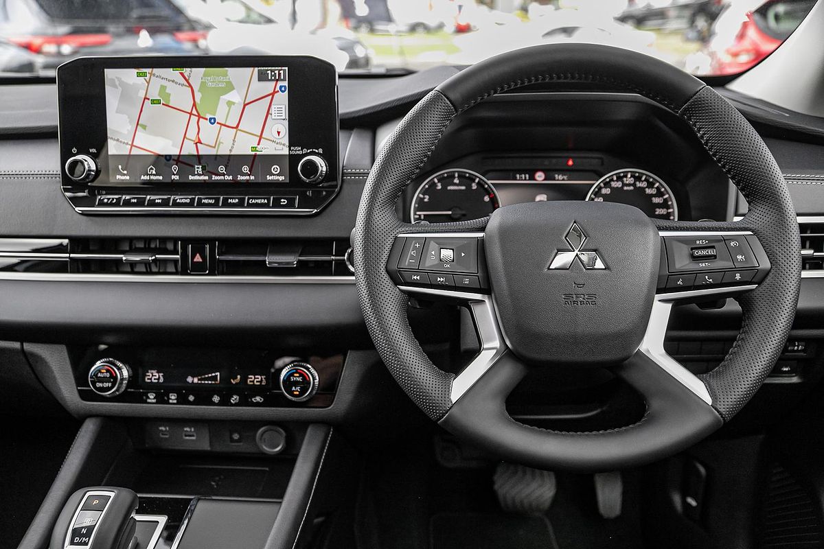2025 Mitsubishi Outlander LS ZM
