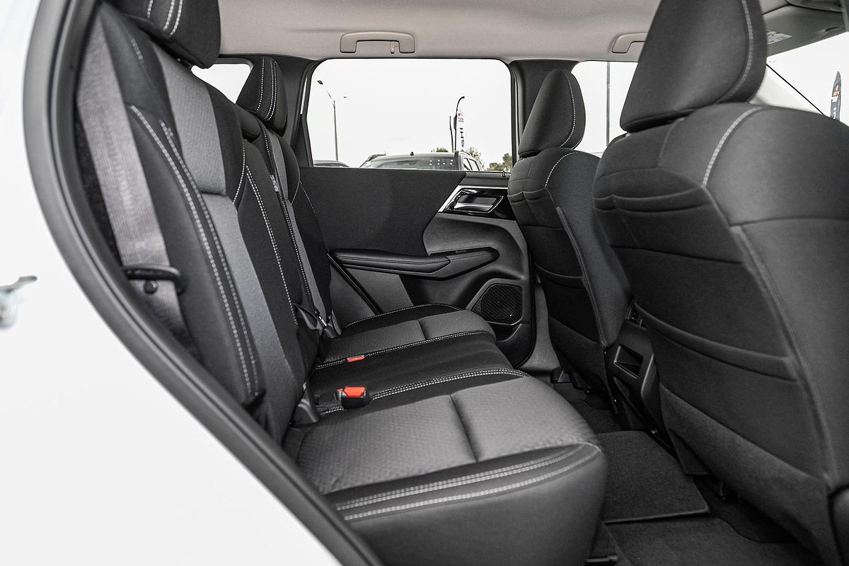 2025 Mitsubishi Outlander LS ZM