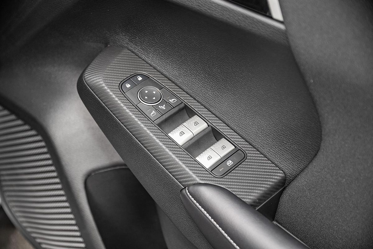 2025 Mitsubishi Outlander LS ZM