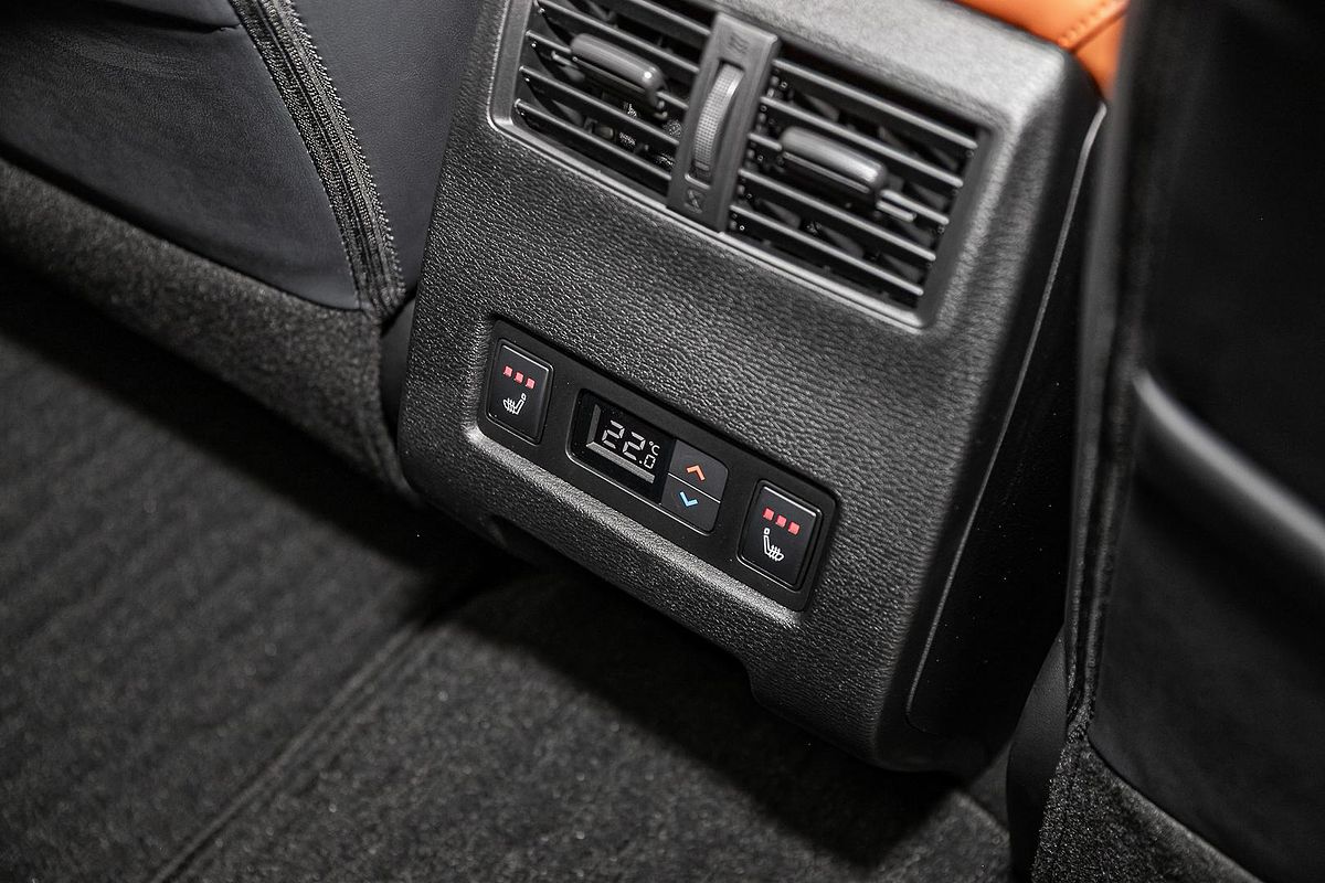 2024 Mitsubishi Outlander PHEV Exceed Tourer ZM