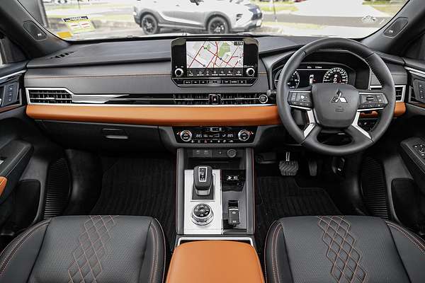2024 Mitsubishi Outlander PHEV Exceed Tourer ZM