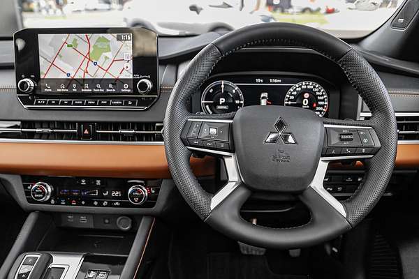 2024 Mitsubishi Outlander PHEV Exceed Tourer ZM