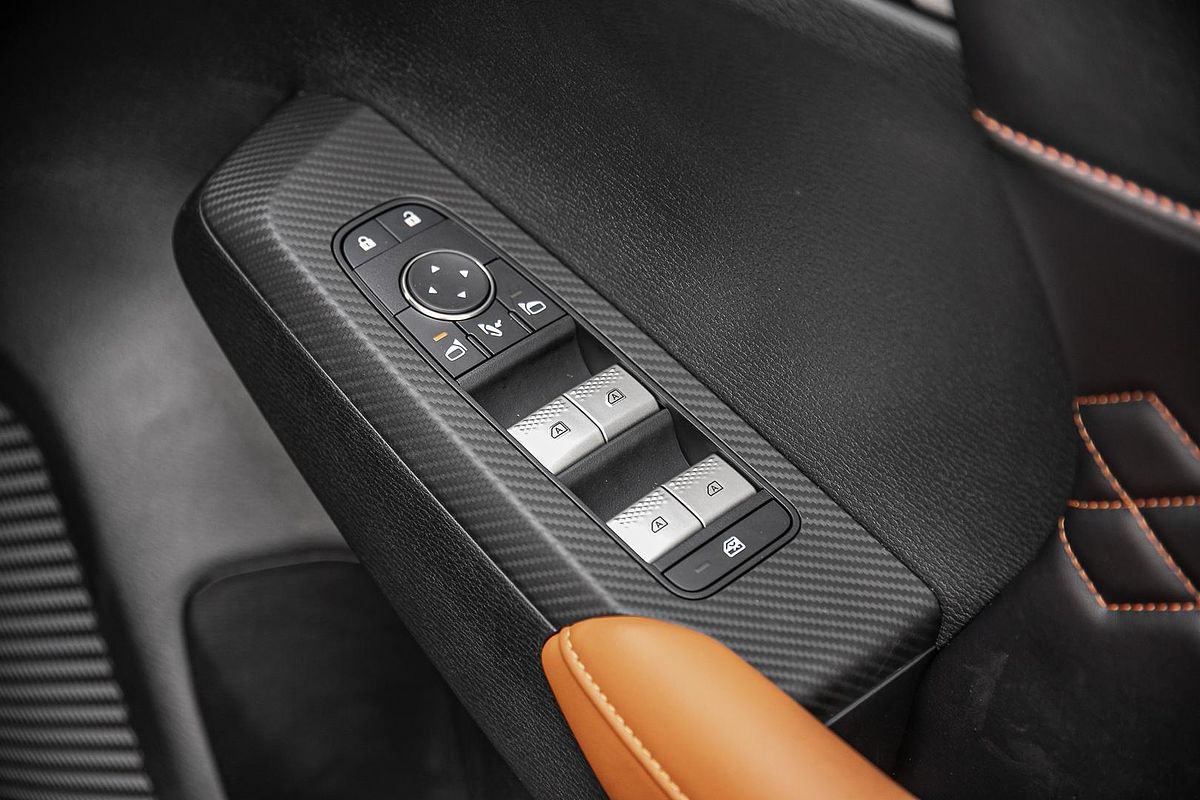 2024 Mitsubishi Outlander PHEV Exceed Tourer ZM
