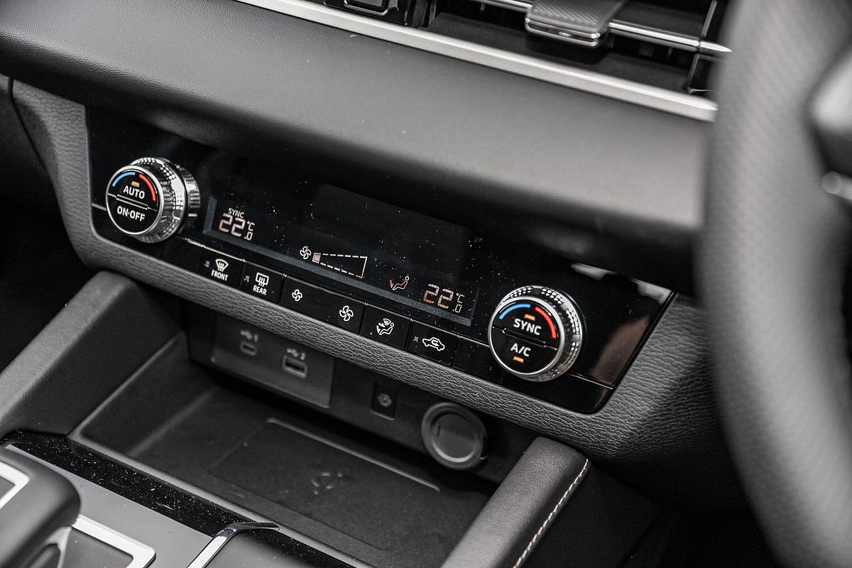2025 Mitsubishi Outlander LS ZM