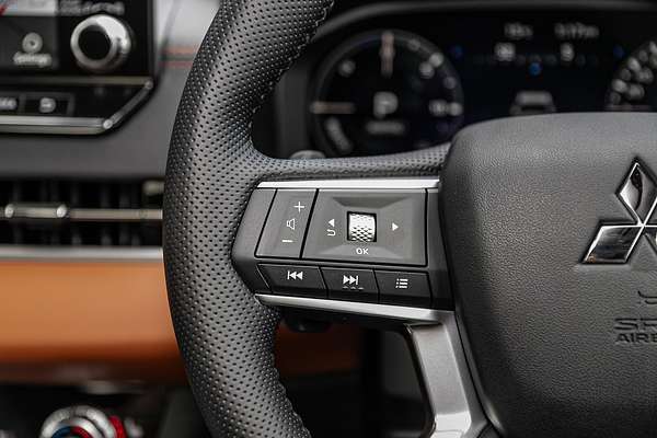 2024 Mitsubishi Outlander PHEV Exceed Tourer ZM