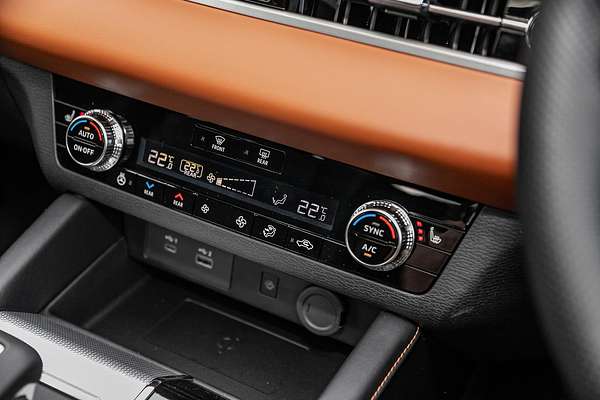 2024 Mitsubishi Outlander PHEV Exceed Tourer ZM