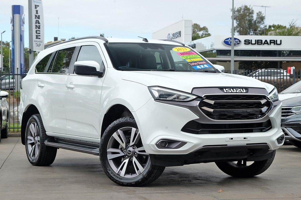 2023 Isuzu MU-X LS-T