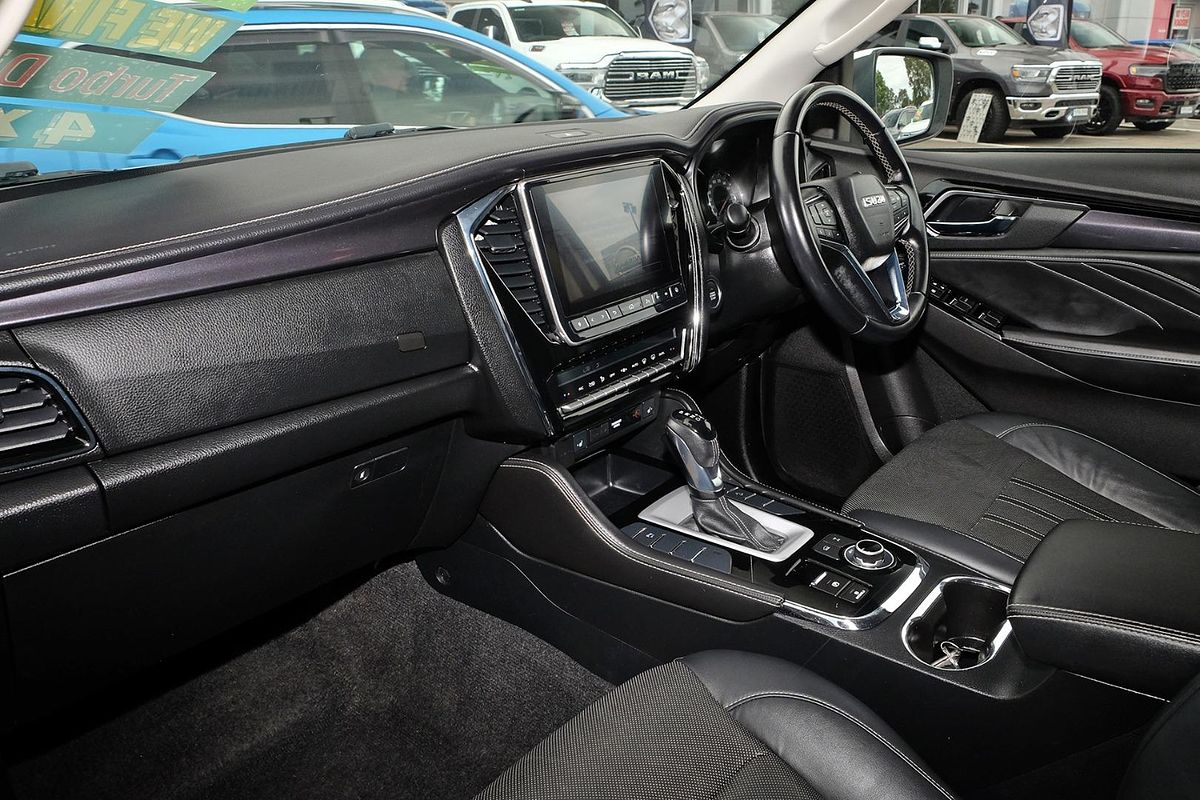 2023 Isuzu MU-X LS-T