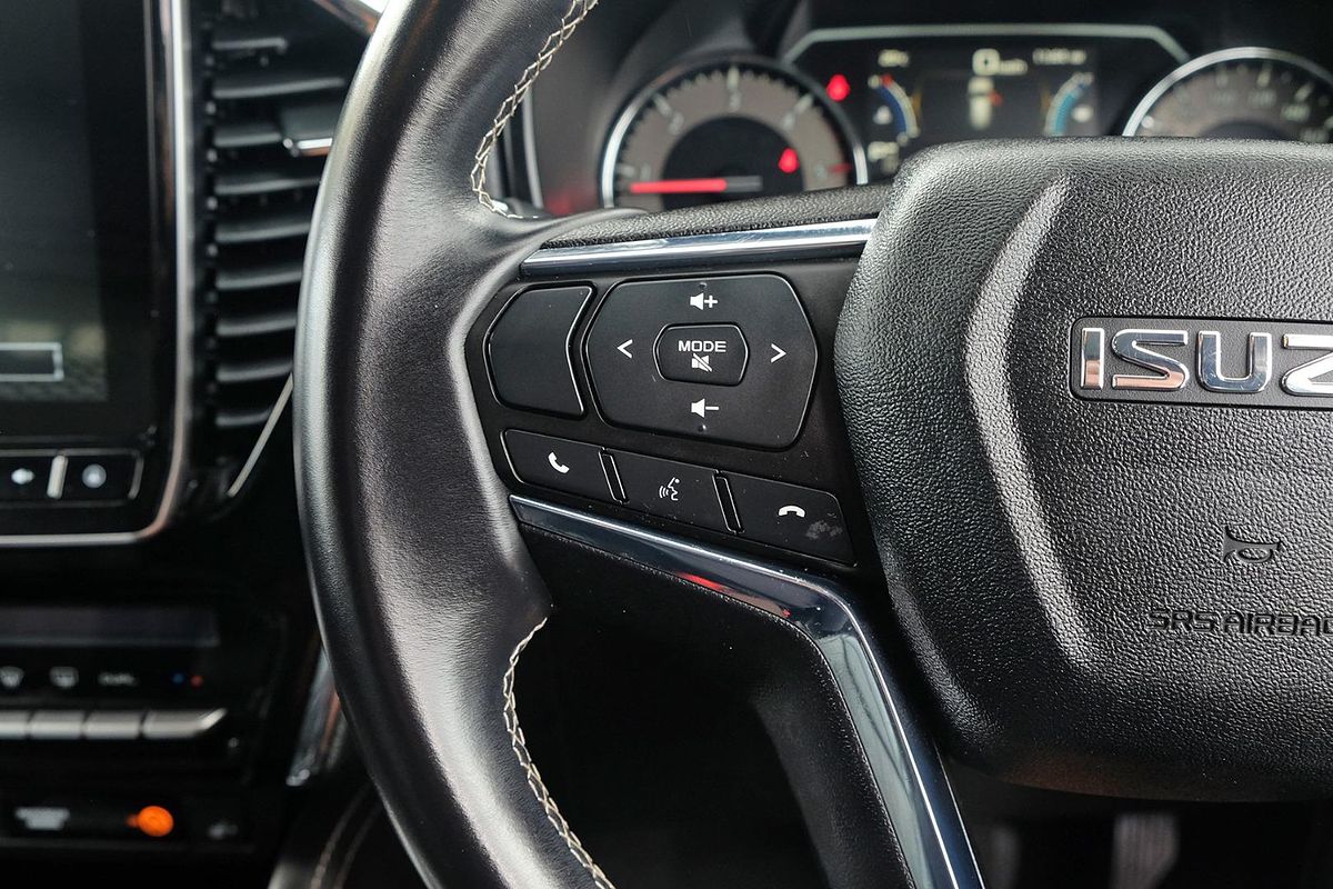 2023 Isuzu MU-X LS-T