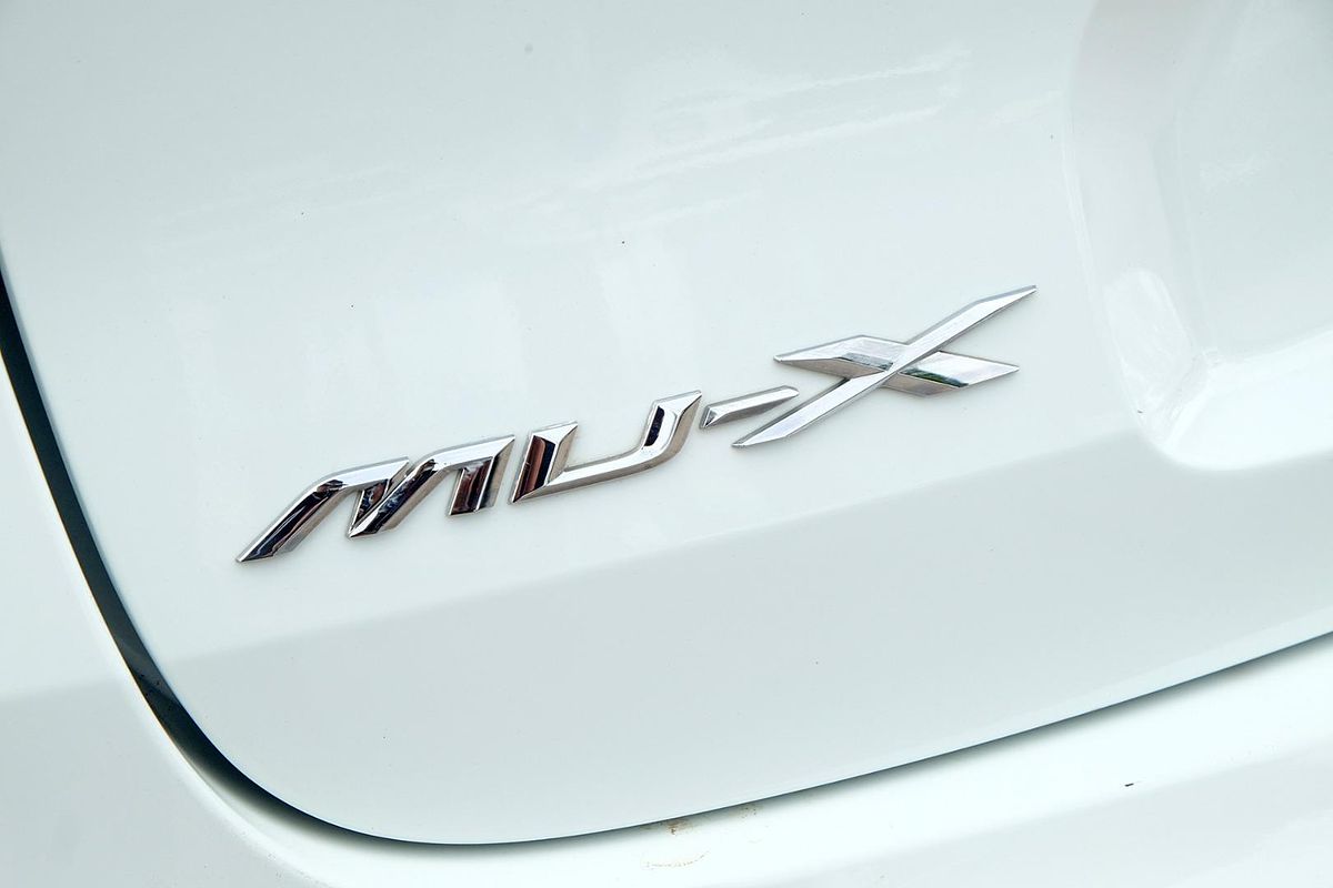 2023 Isuzu MU-X LS-T