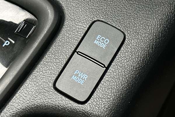2020 Toyota Hilux SR GUN126R 4X4