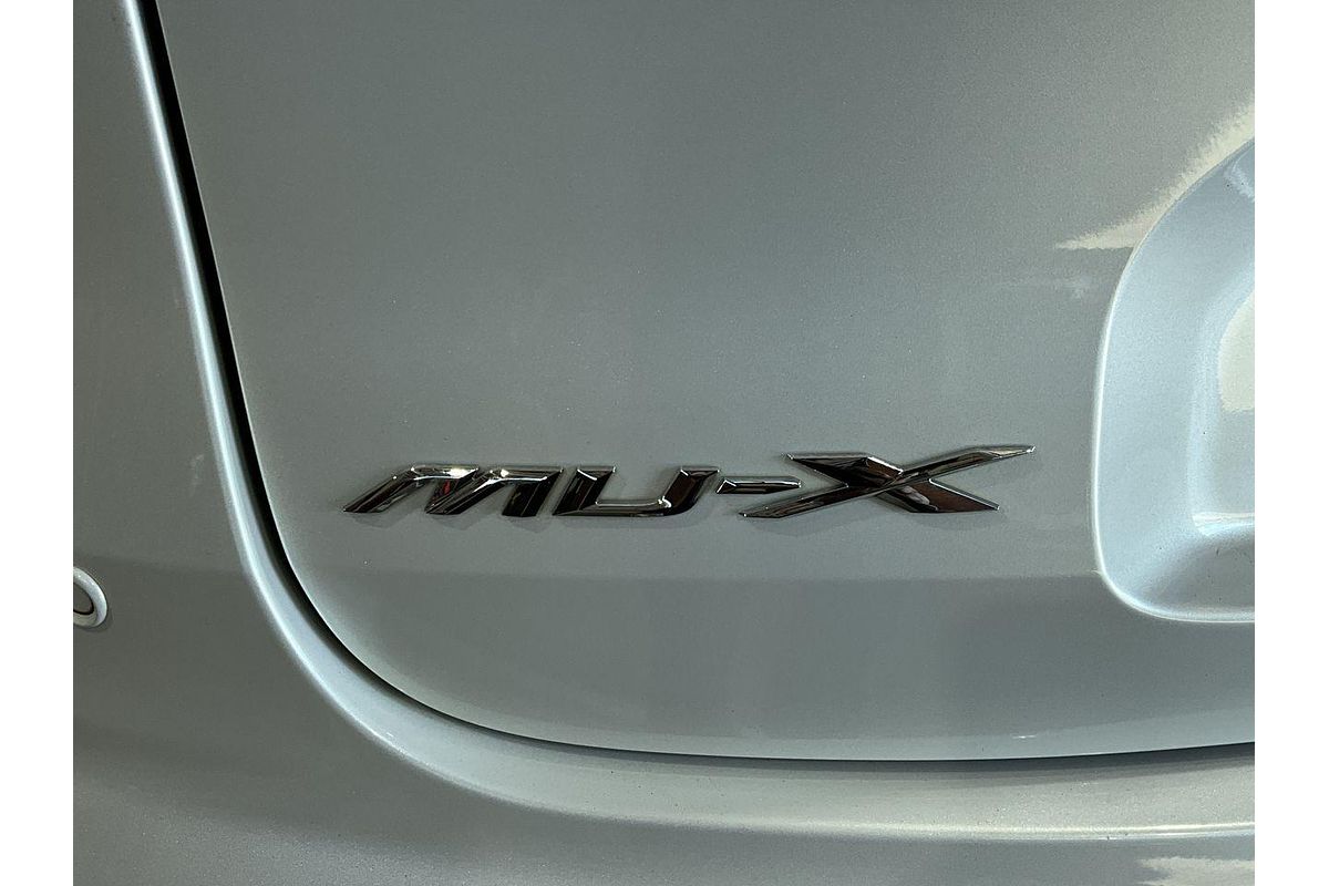2023 Isuzu MU-X LS-T