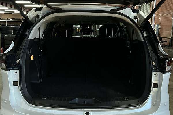 2023 Isuzu MU-X LS-T