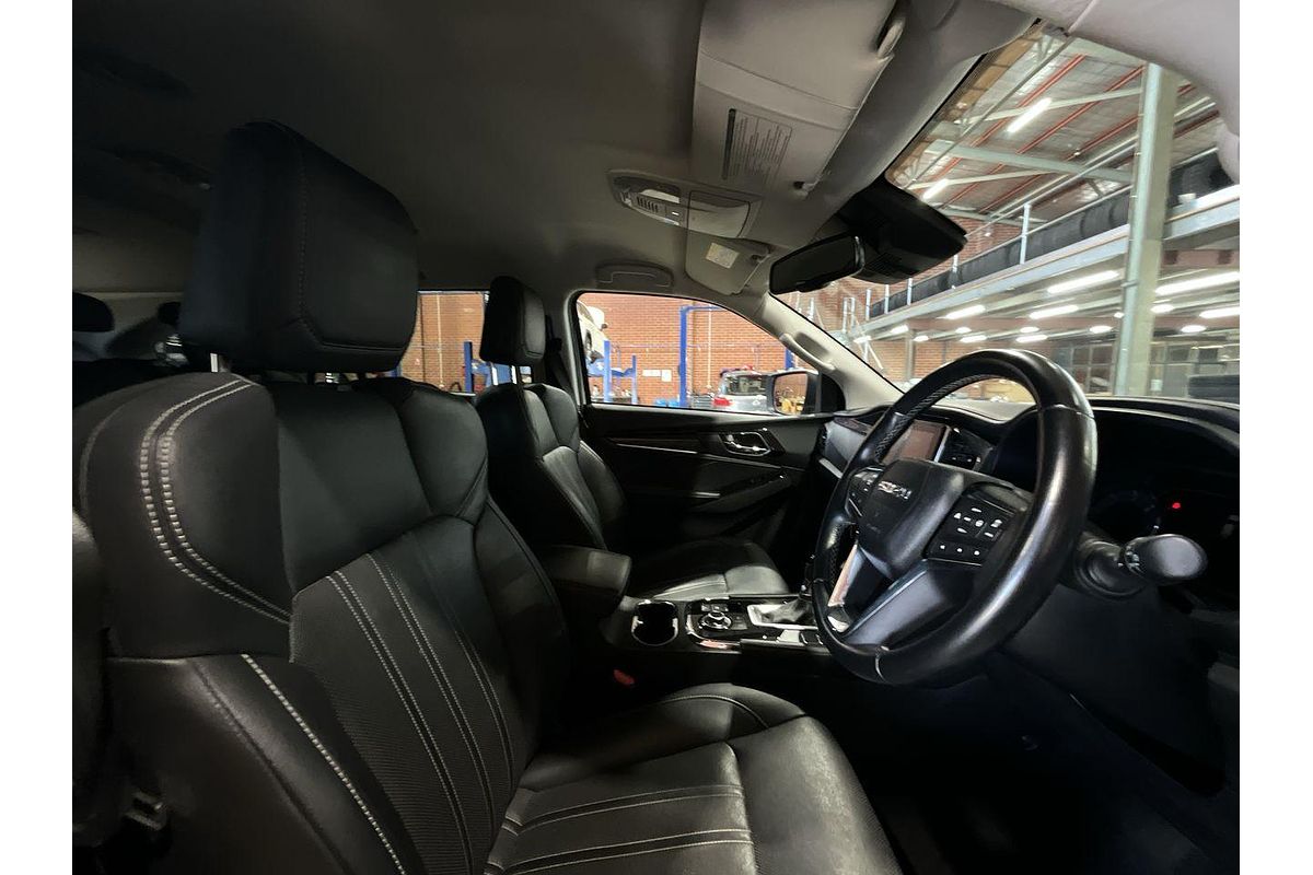 2023 Isuzu MU-X LS-T