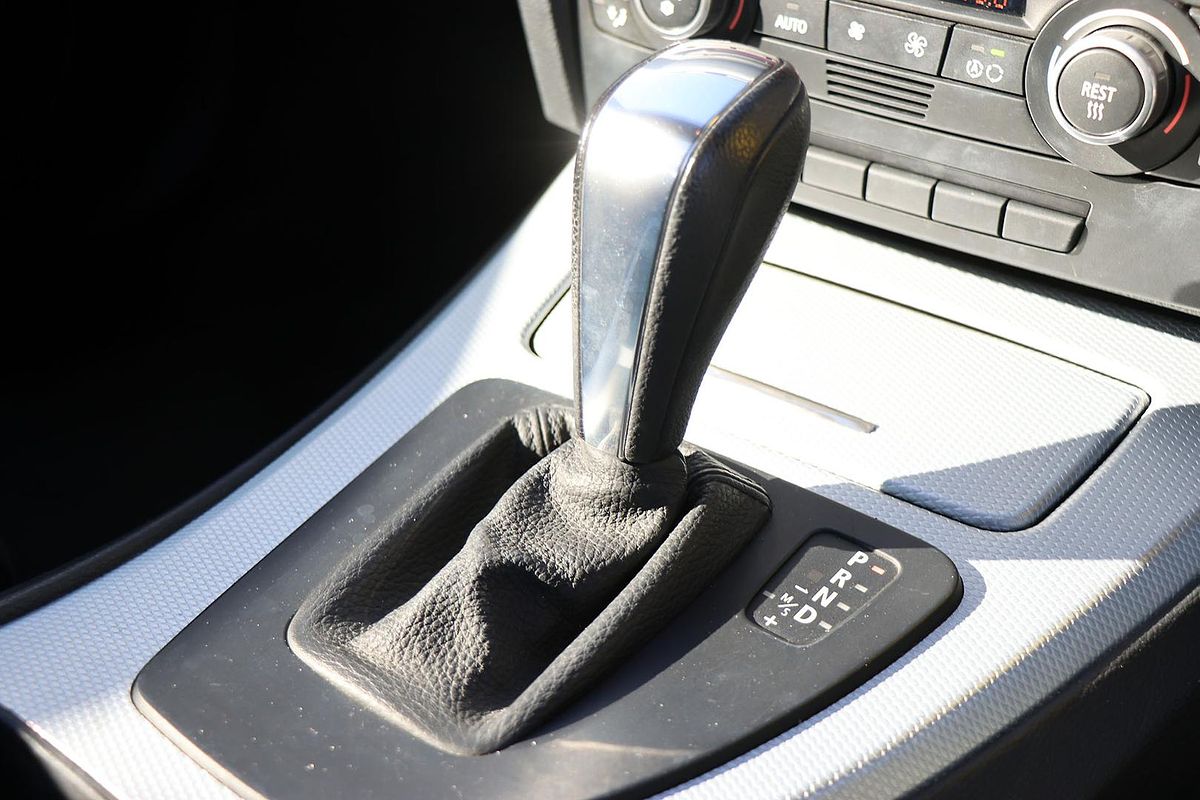 2009 BMW 3 Series 323i E92