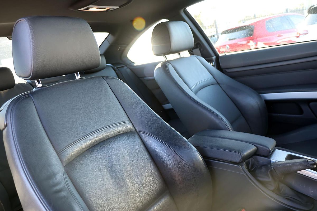 2009 BMW 3 Series 323i E92