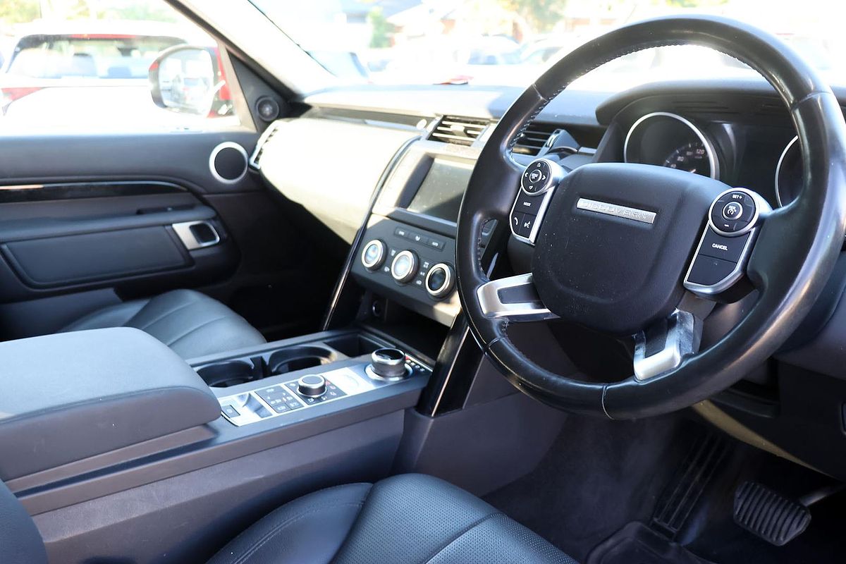 2017 Land Rover Discovery SD4 SE Series 5