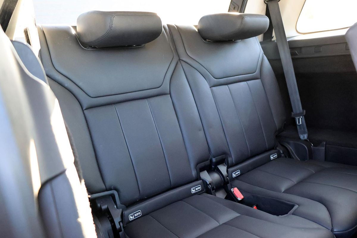 2017 Land Rover Discovery SD4 SE Series 5