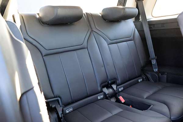 2017 Land Rover Discovery SD4 SE Series 5