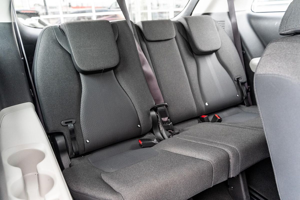 2023 Kia Carnival S KA4