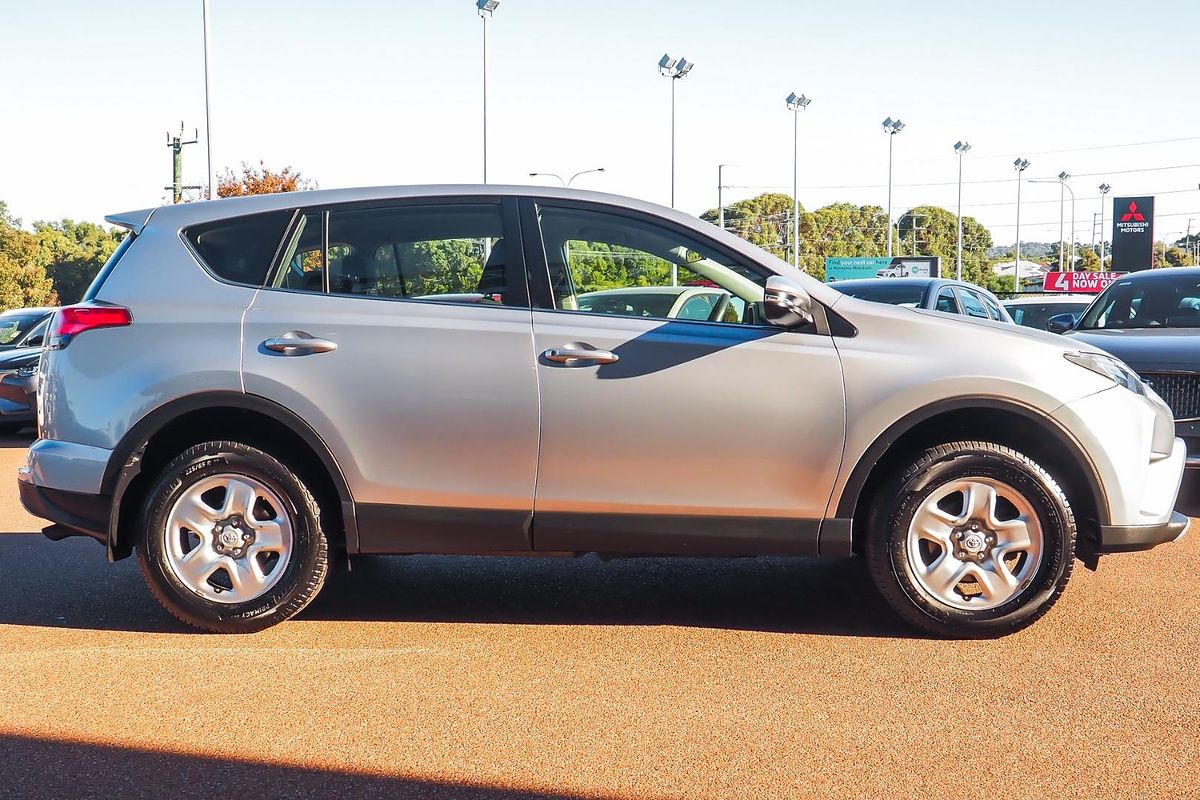 2017 Toyota RAV4 GX ASA44R