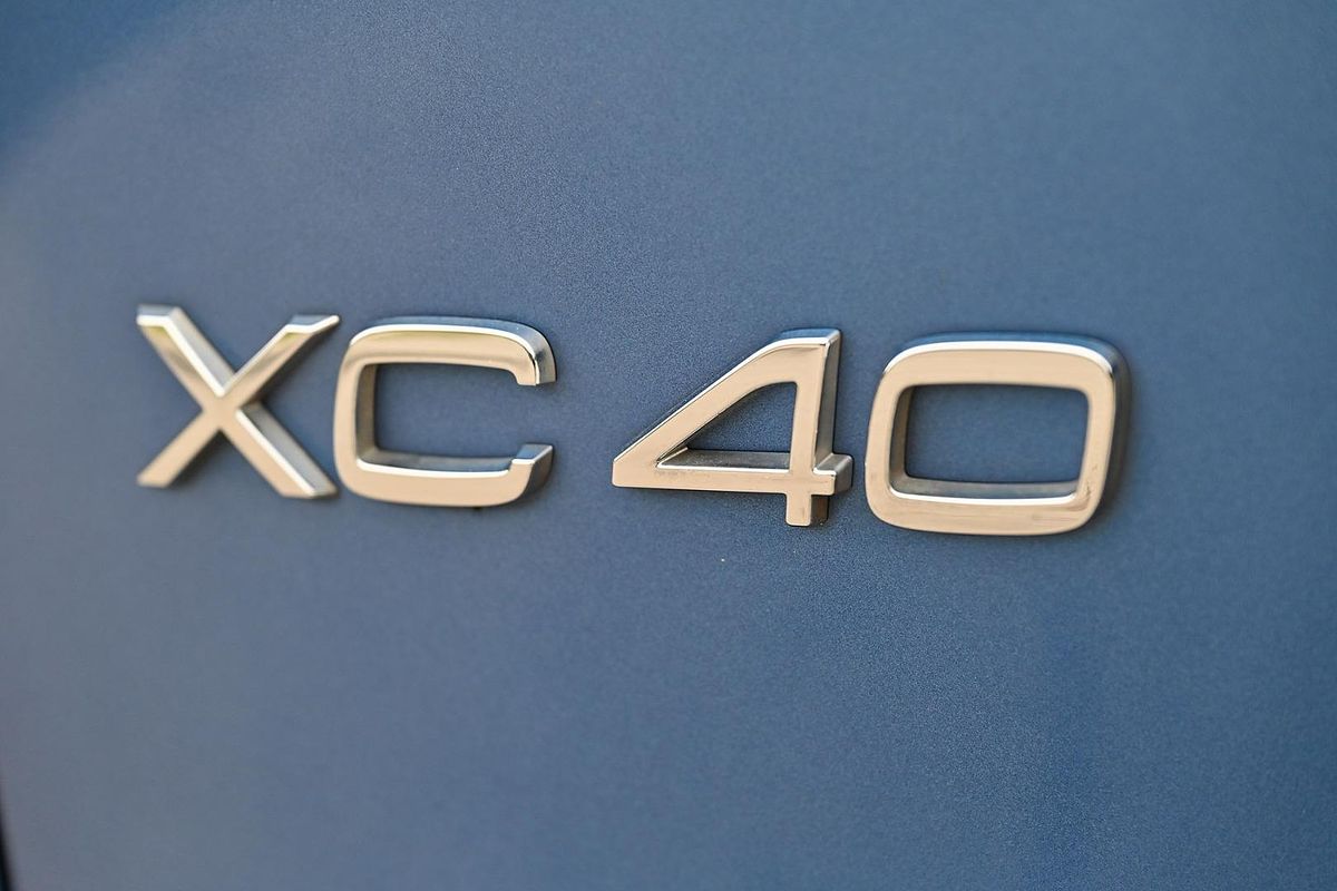 2019 Volvo XC40 T5 R-Design
