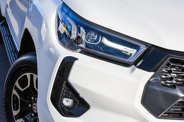 2024 Toyota Hilux SR5 48V GUN126R 4X4