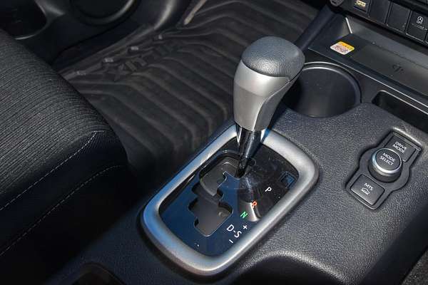 2024 Toyota Hilux SR5 48V GUN126R 4X4