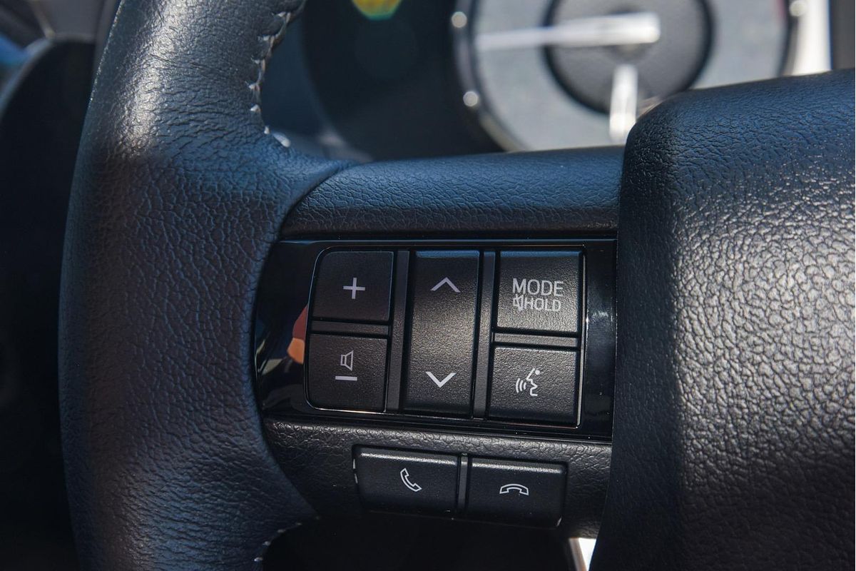 2024 Toyota Hilux SR5 48V GUN126R 4X4