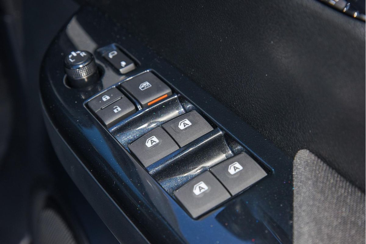 2024 Toyota Hilux SR5 48V GUN126R 4X4