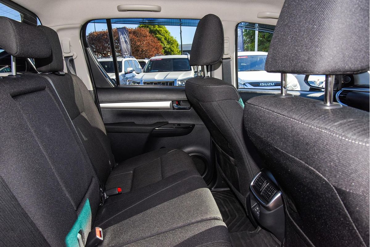 2024 Toyota Hilux SR5 48V GUN126R 4X4