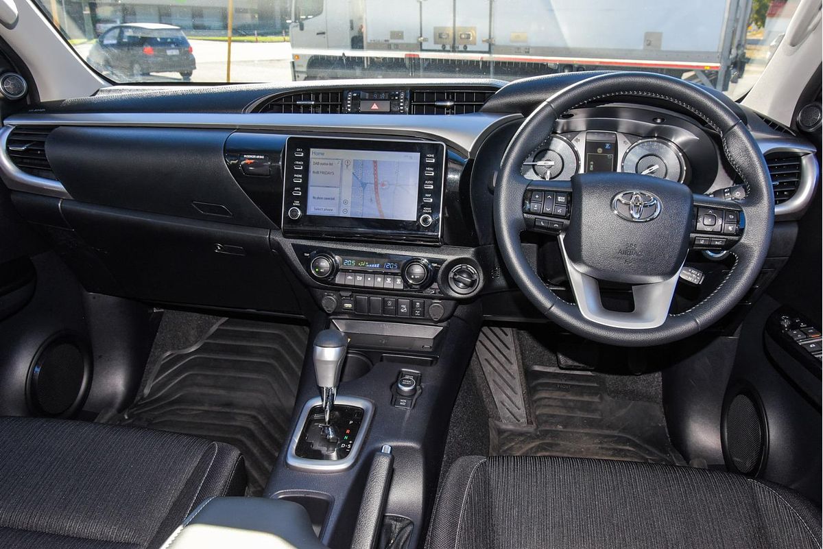 2024 Toyota Hilux SR5 48V GUN126R 4X4