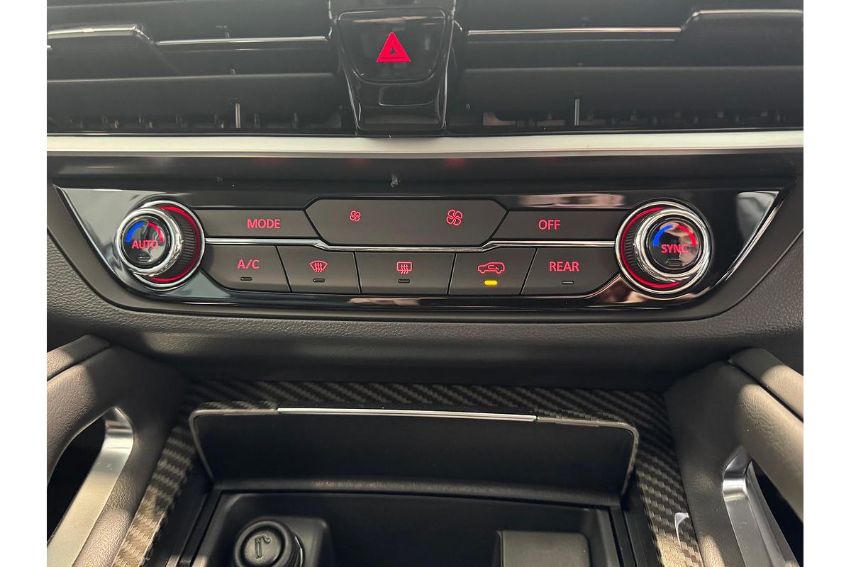 2024 LDV D90 Executive SV9A