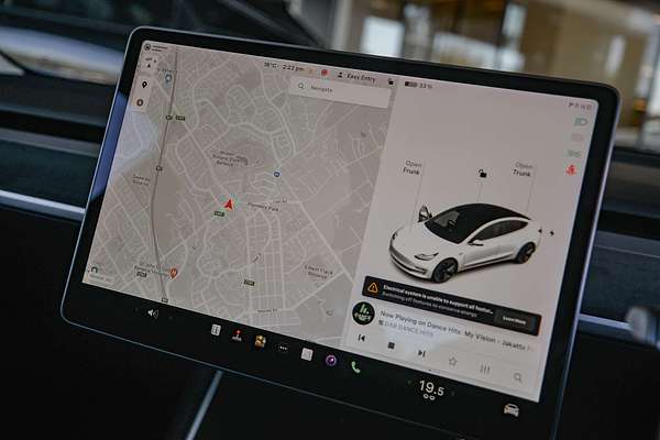 2020 Tesla Model 3 Standard Range Plus