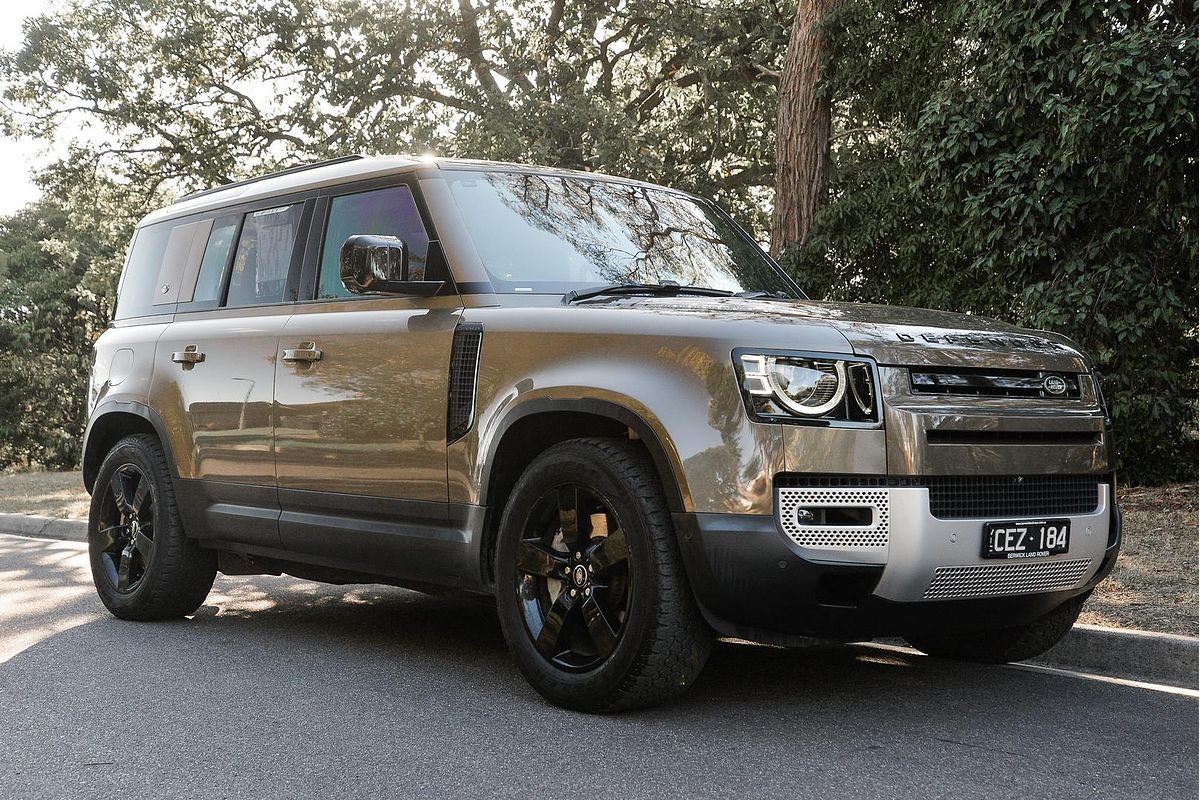 2021 Land Rover Defender 110 D300 HSE L663