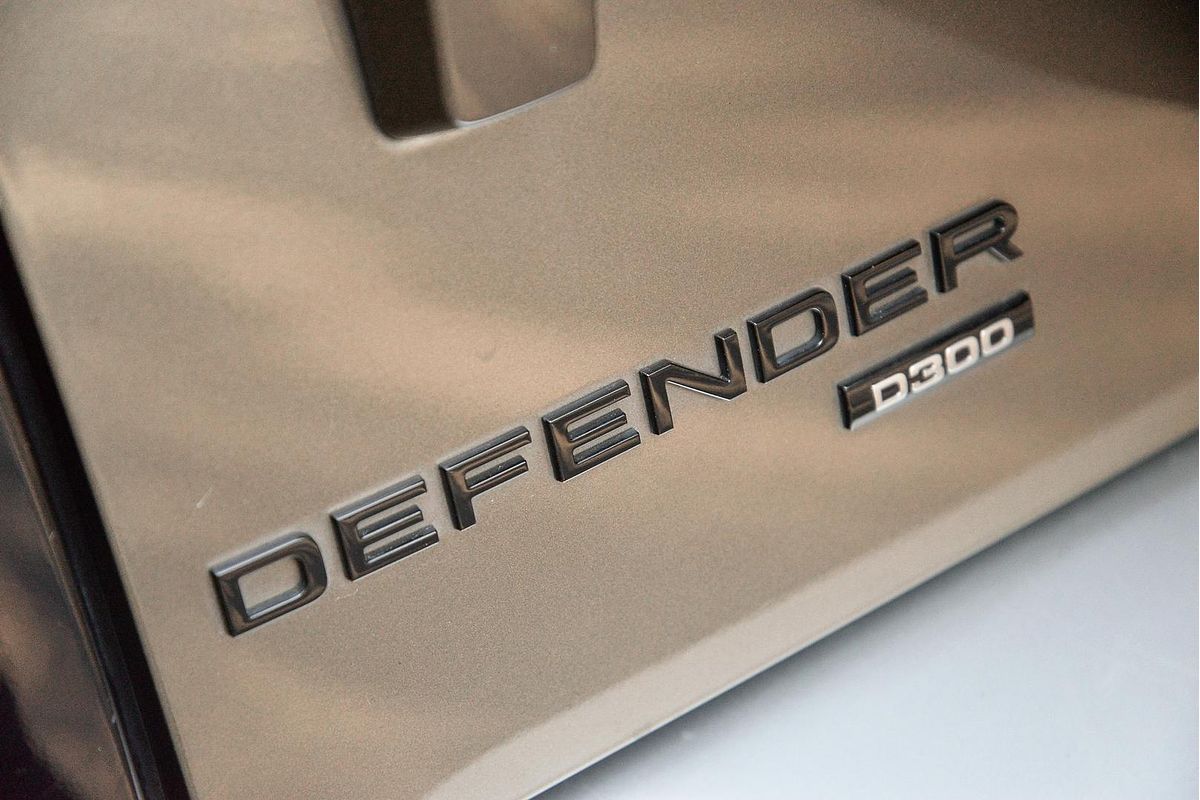 2021 Land Rover Defender 110 D300 HSE L663