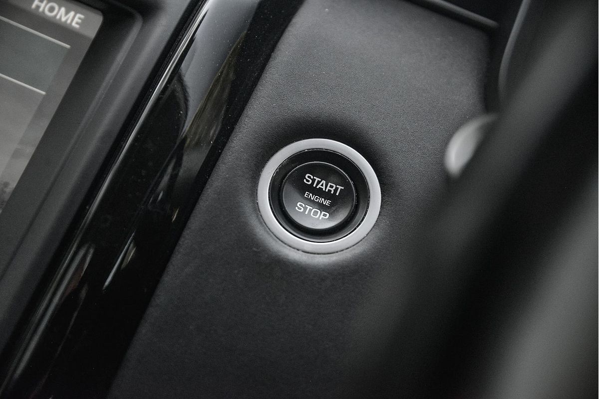 2019 Land Rover Discovery SD6 SE Series 5