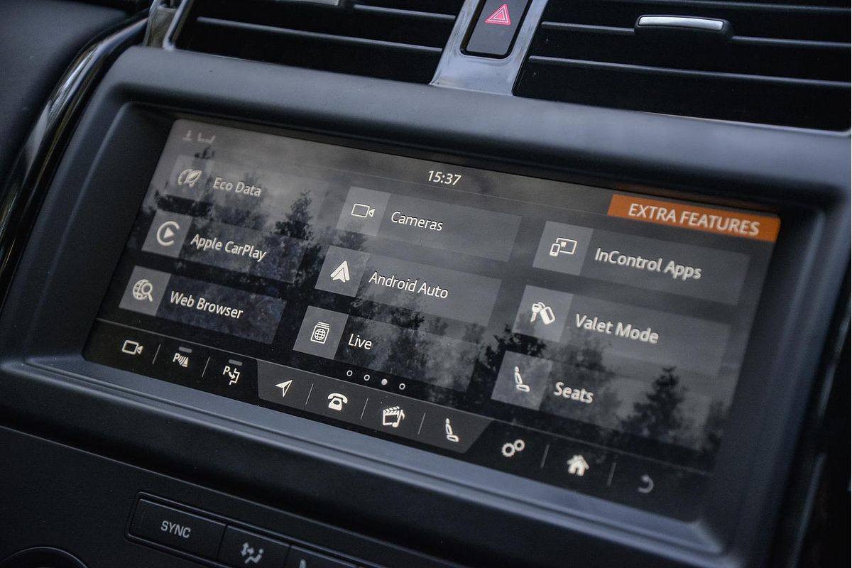 2019 Land Rover Discovery SD6 SE Series 5