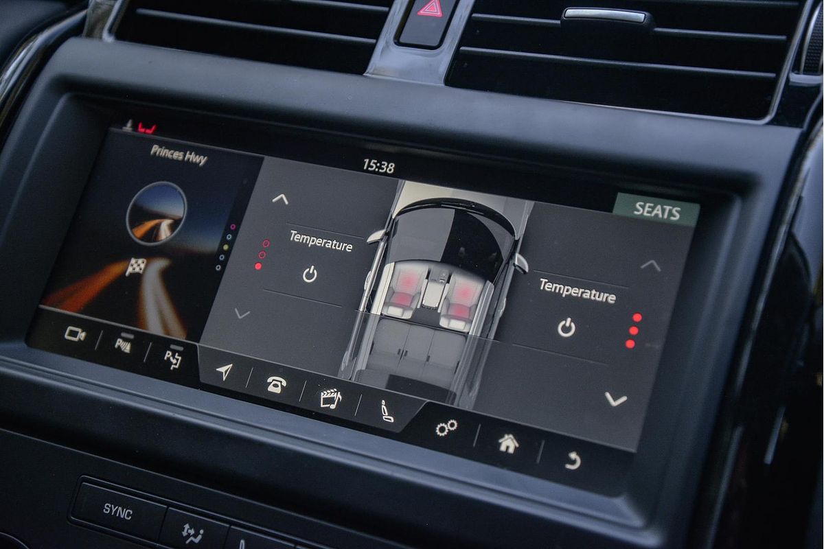 2019 Land Rover Discovery SD6 SE Series 5