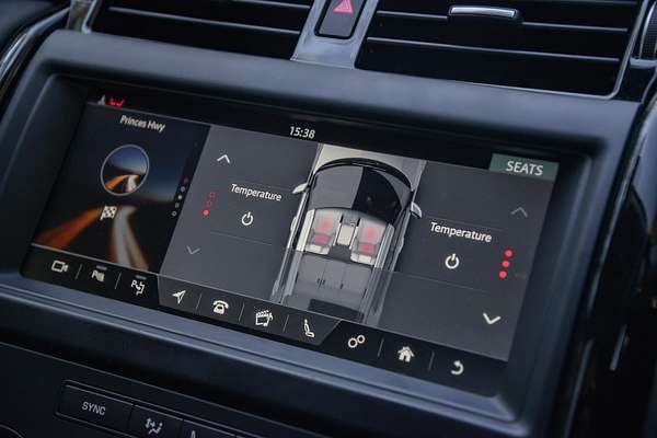 2019 Land Rover Discovery SD6 SE Series 5