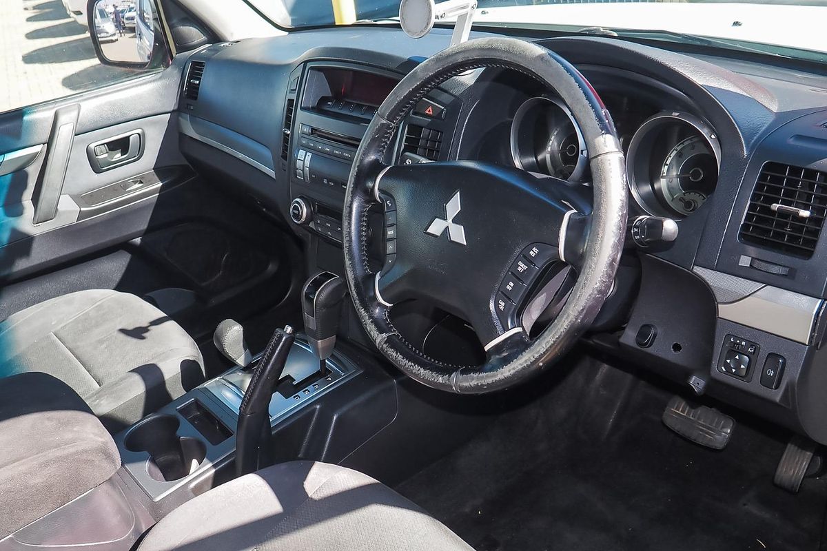 2011 Mitsubishi Pajero GLX NT