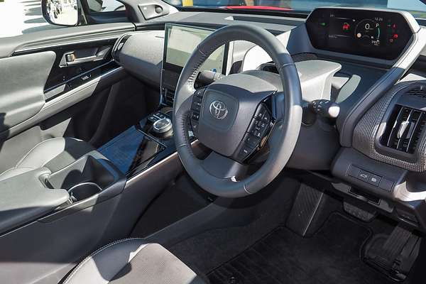2024 Toyota bZ4X YEAM15R