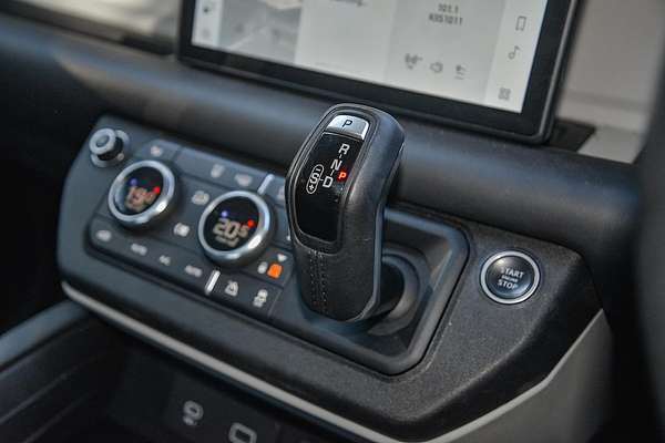 2021 Land Rover Defender 110 D300 HSE L663