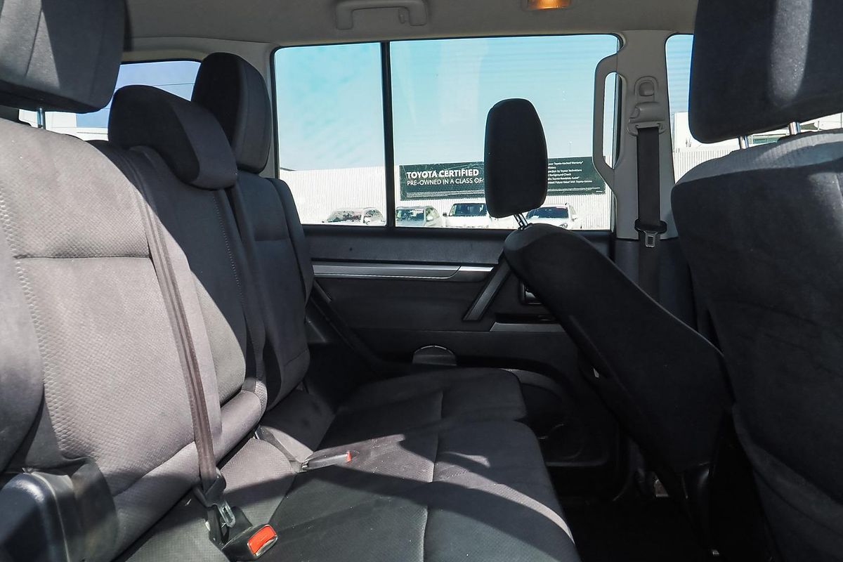 2011 Mitsubishi Pajero GLX NT
