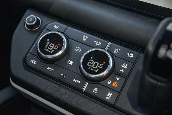 2021 Land Rover Defender 110 D300 HSE L663