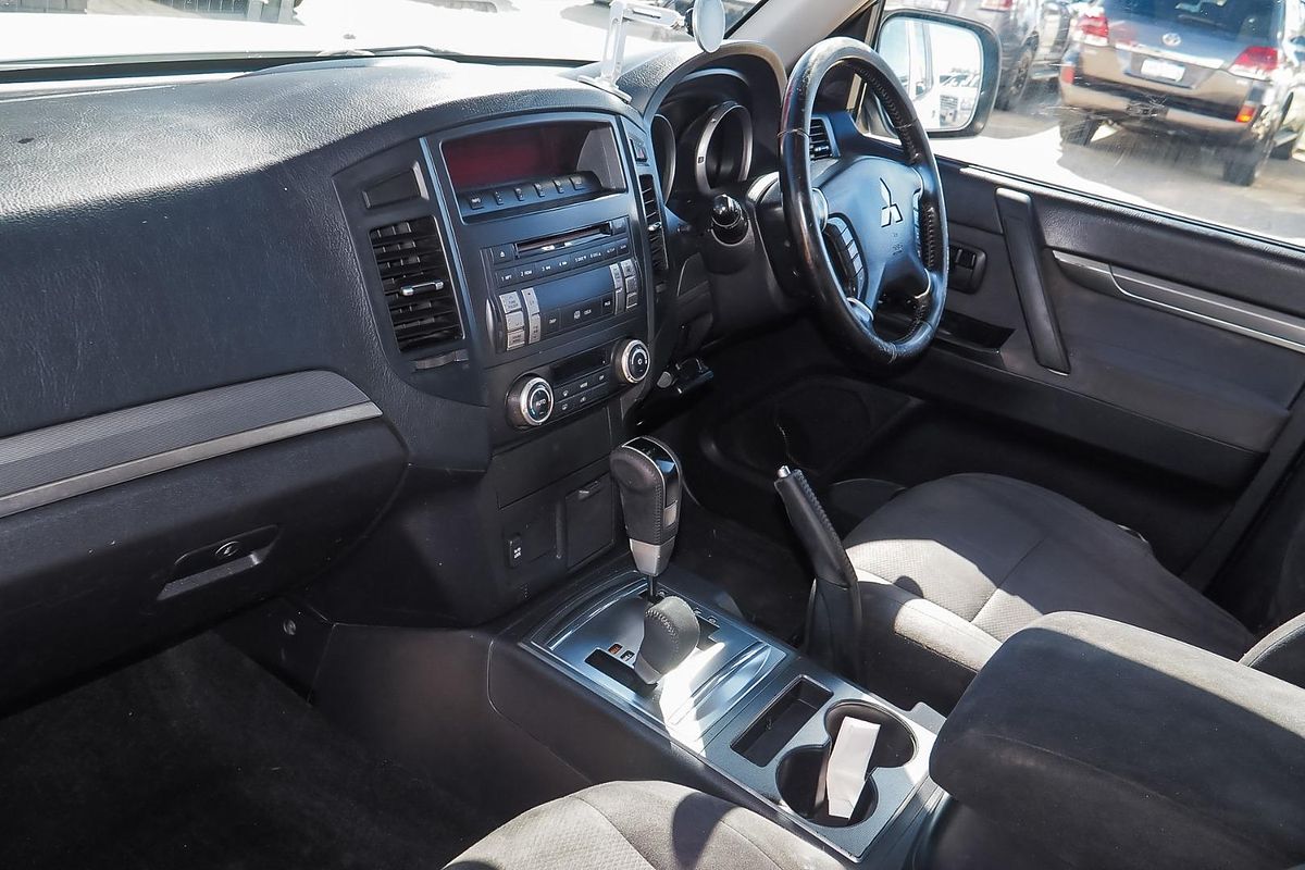 2011 Mitsubishi Pajero GLX NT