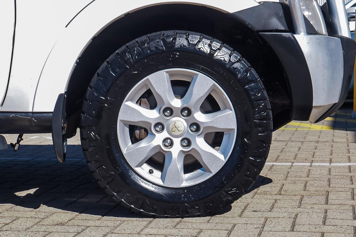2011 Mitsubishi Pajero GLX NT