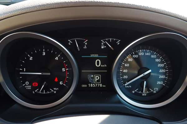 2015 Toyota Landcruiser Sahara VDJ200R