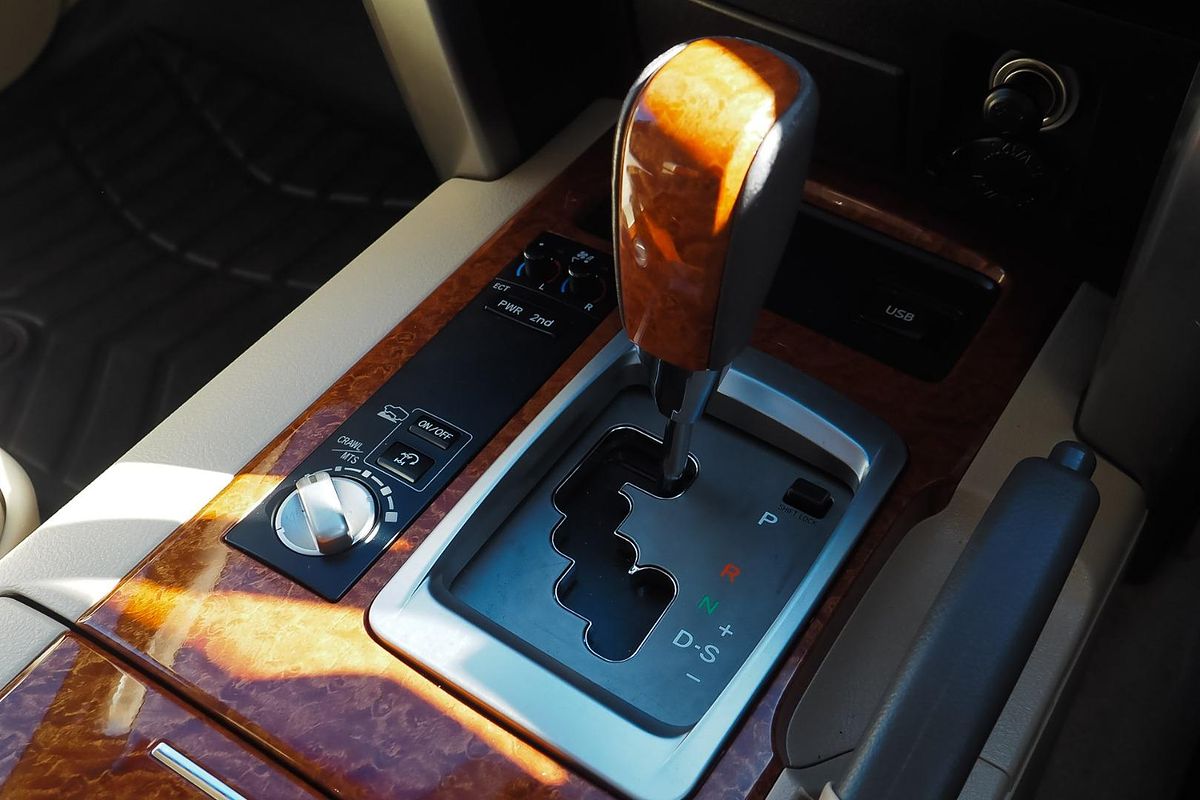 2015 Toyota Landcruiser Sahara VDJ200R