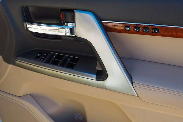 2015 Toyota Landcruiser Sahara VDJ200R
